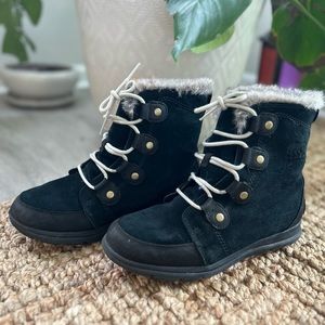 Sorel Boots Womens Waterproof Black Lace Up Explorer Joan size 10.5.